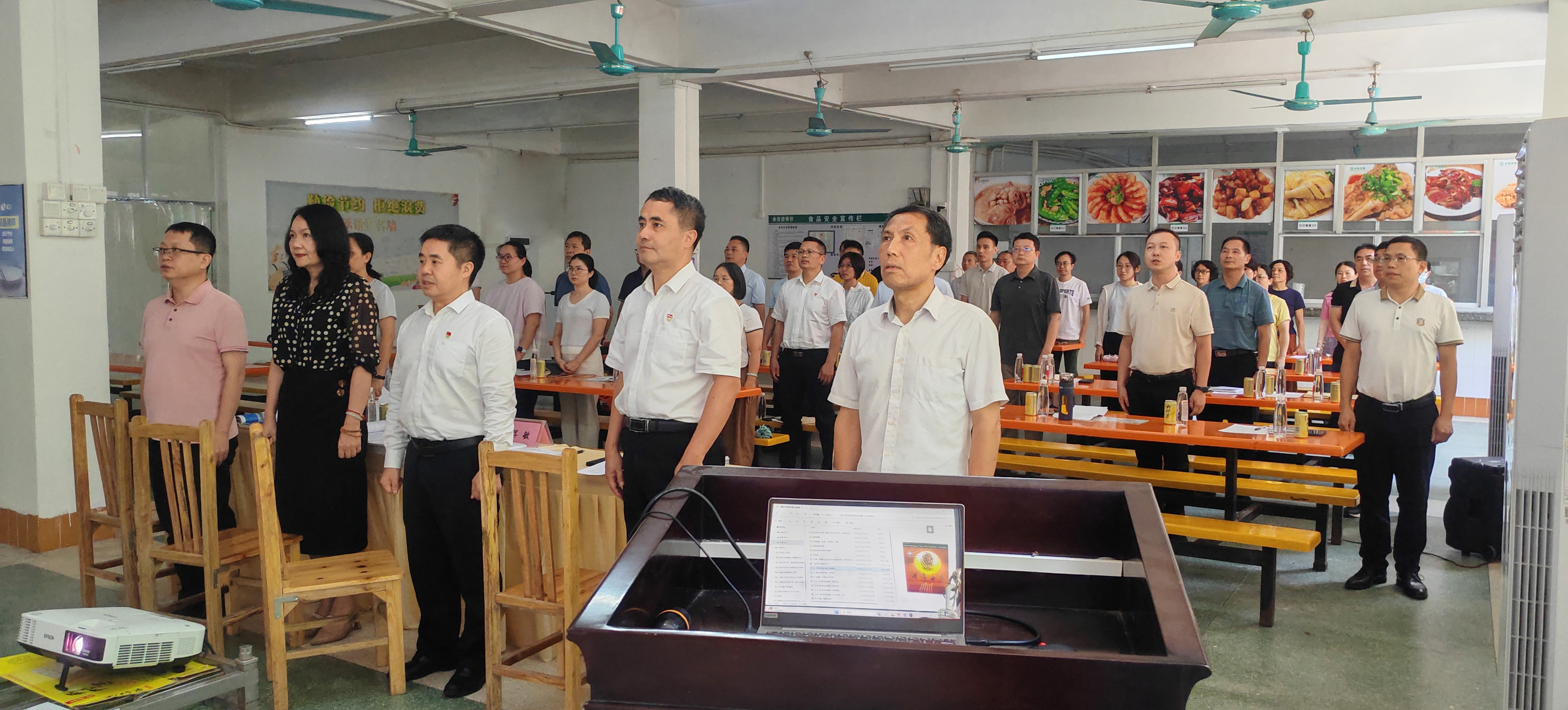 10.唱國際歌-1.jpg 10.唱國際歌-1.jpg